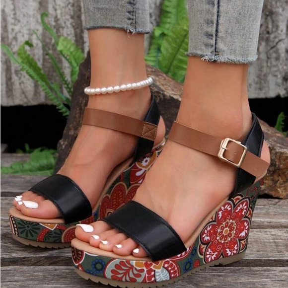 #222 Black Buckle Retro Floral Wedge Platform Heel Shoes - Picture 3 of 8